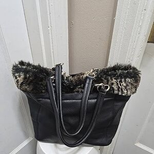 Coco + Carmen Leather Black Hand Bag With Faux Fur 🌴